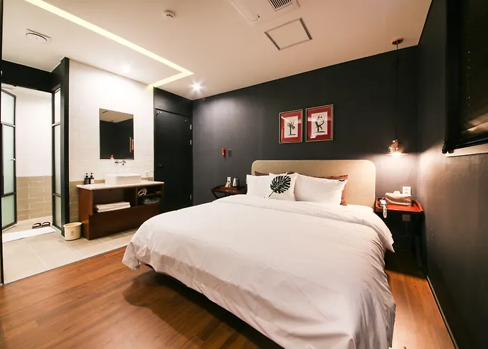 Brown Dot Yangjeong