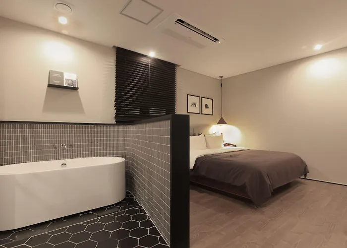 Brown Dot Yangjeong 3* Пусан