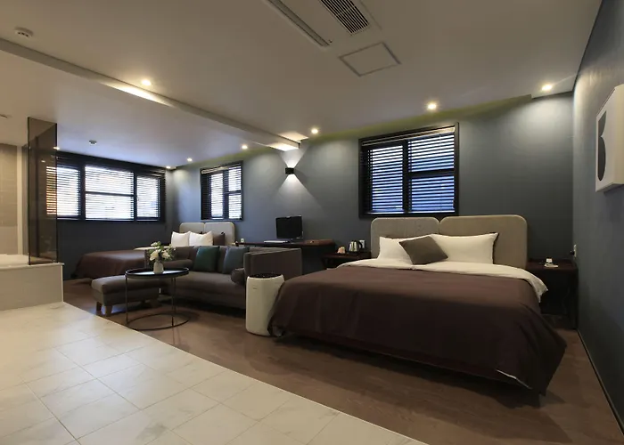 Brown Dot Yangjeong