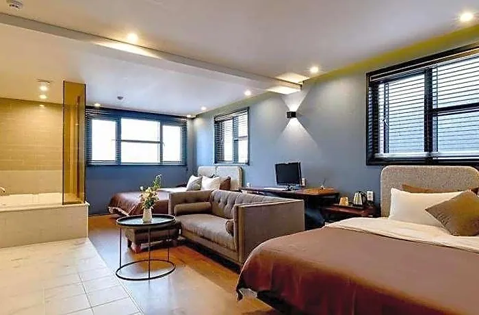 Brown Dot Yangjeong Отель 3*
