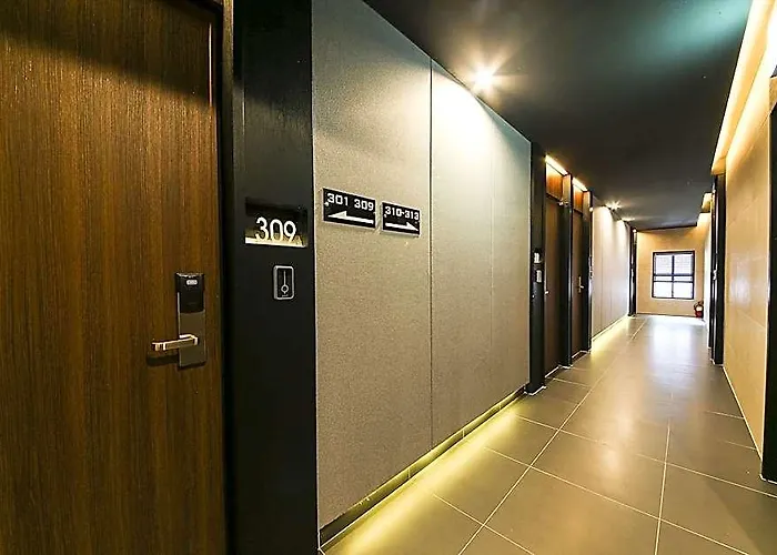Brown Dot Yangjeong 3* Пусан